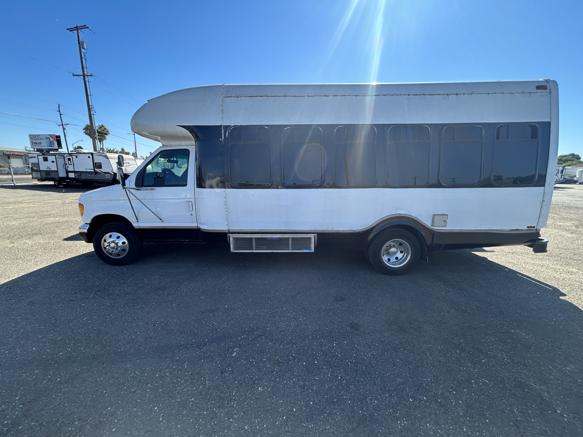 1999 Ford Econoline E450 Custom Party Bus