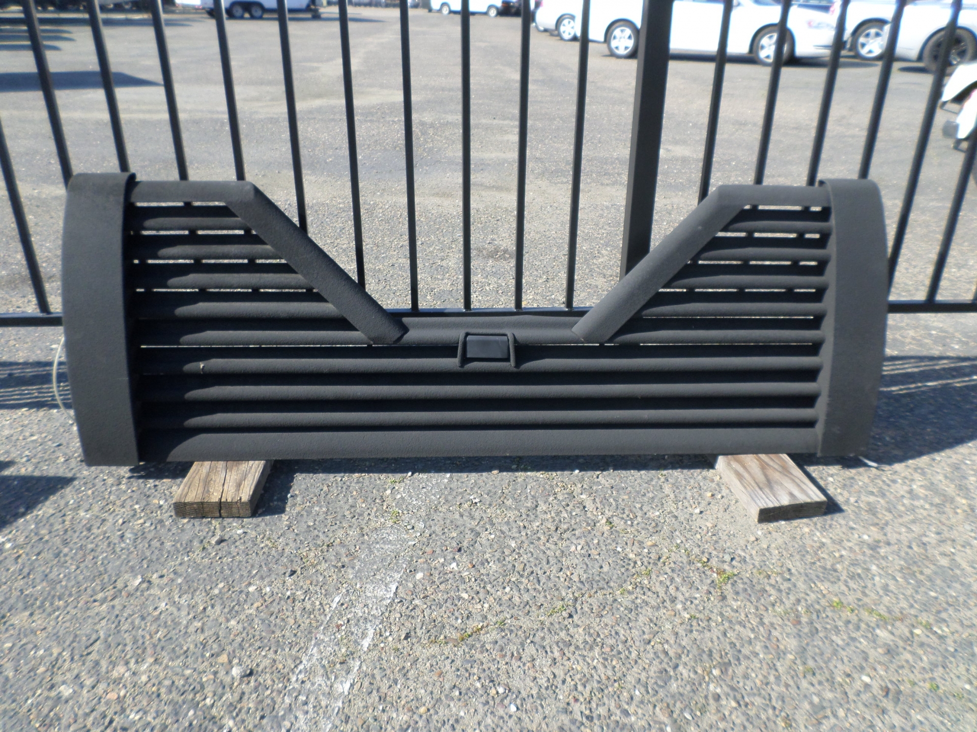 2004 5th Wheel Tailgate Louvered