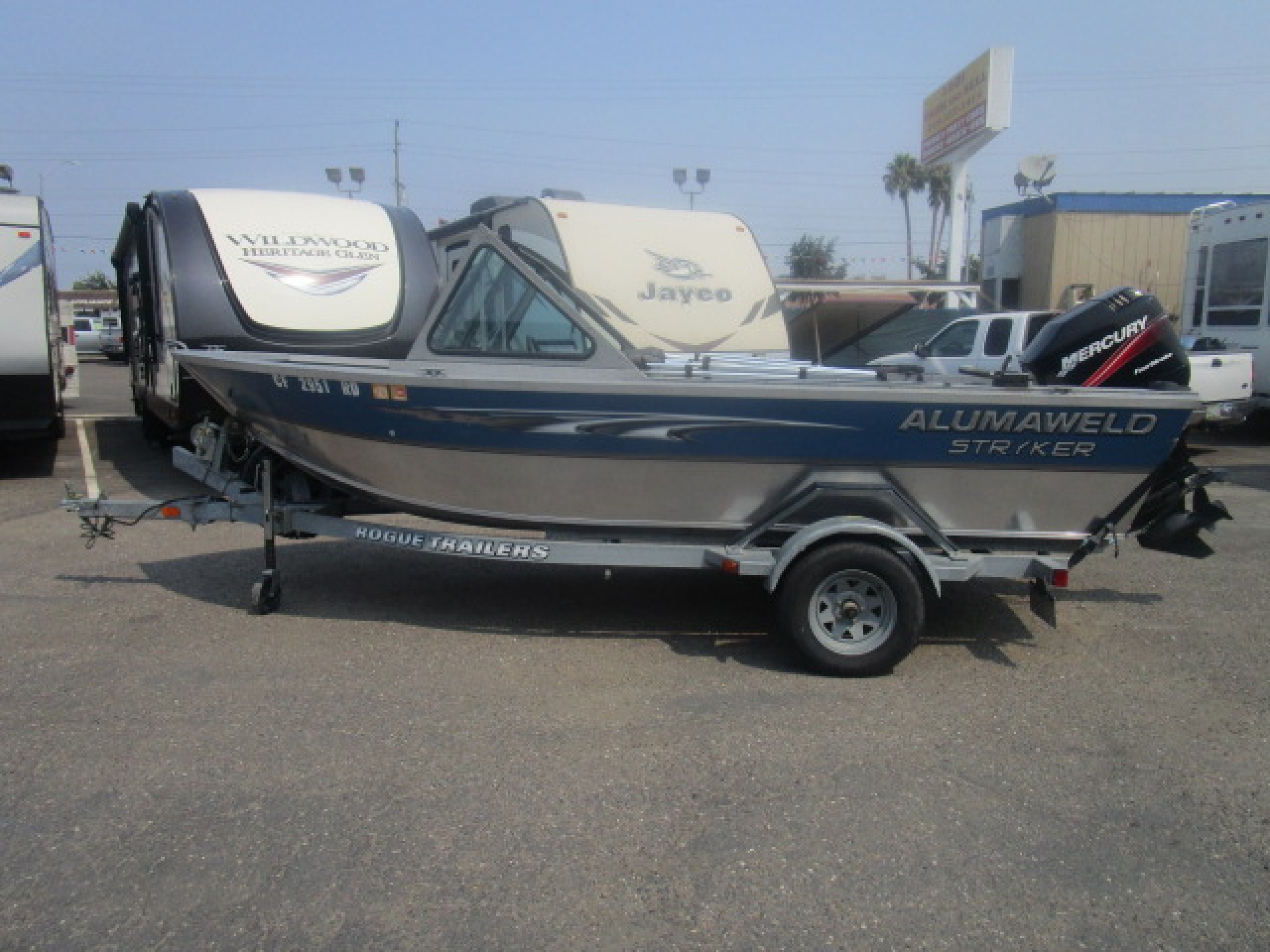 2004 Alumaweld Stryker Fishing Boat