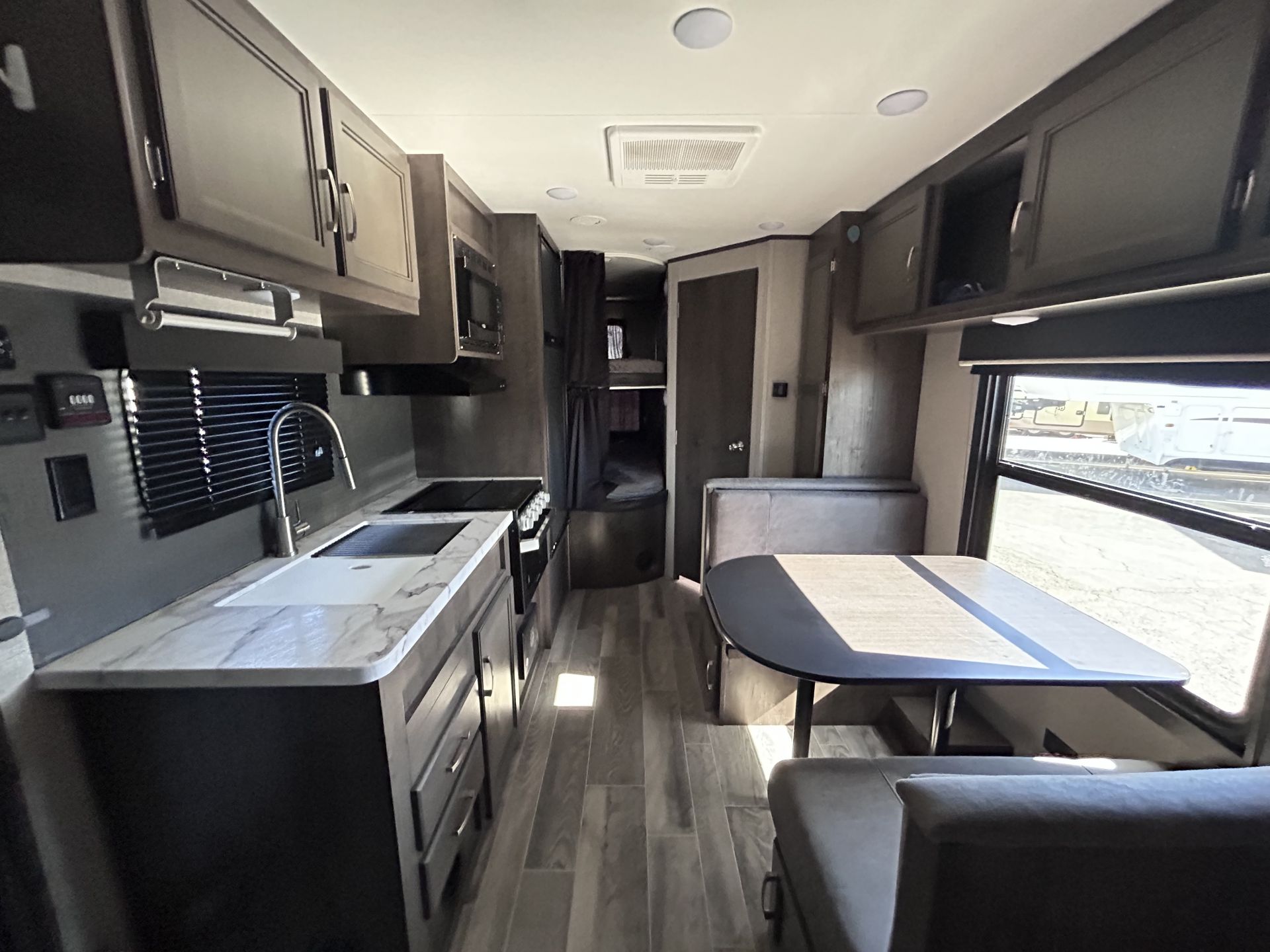 Rv For Sale: 2021 Jayco Jayflight 224 Bhw Rocky Mountain Edition 27' In 