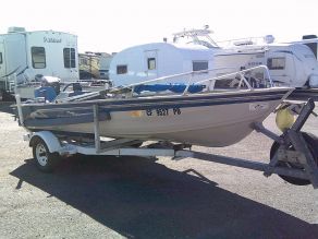 1998 Crestliner Aluminum Fishing Boat Photo 3