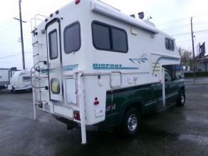 1999 Bigfoot Cabover Camper Chevy Silverado 2500 LB 4X4 Ext Cab Photo 2