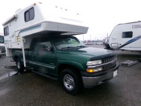 1999 Bigfoot Cabover Camper Fits Long Bed Truck Photo 2