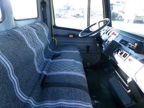 2000 Freightliner FL70 Truck Photo 4