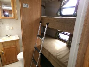 2003 Komfort Trail Blazer Bunk House Travel Trailer Photo 5