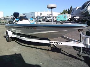 2004 Nitro XE898 Photo 2