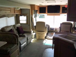 2005 National Sea Breeze LX M- 8341 Motorhome Photo 4