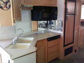 2005 National Sea Breeze LX M- 8341 Motorhome Photo 5