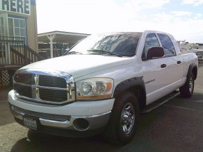 2006 Dodge Ram 1500 SLT Mega Cab Pickup Truck Photo 2