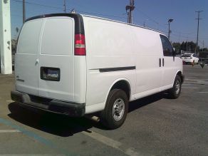 2010 Chevy Express Cargo Van Photo 3