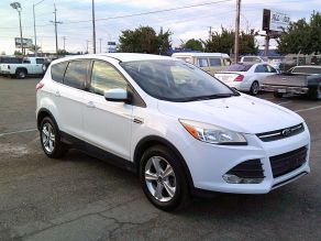 2014 Ford Escape SE Photo 2