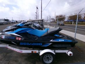 2017 Sea-Doo GTR-230 3 Seater Jetski Photo 6