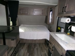 2022 Starcraft Travel Trailer Autumn Ridge 180 BHS Photo 6