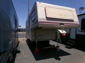 1987 Komfort 5th wheel E21