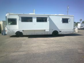 2000 Spartan Sea Breeze Class A Diesel Pusher