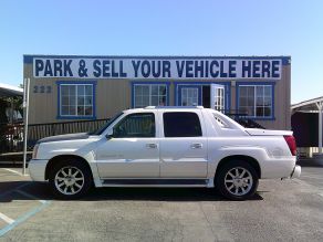 2003 Cadillac  Escalade EXT Crew Cab Shortbed Pickup Truck