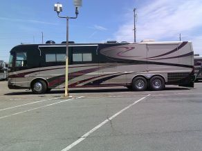 2003 Country Coach Magna Class A